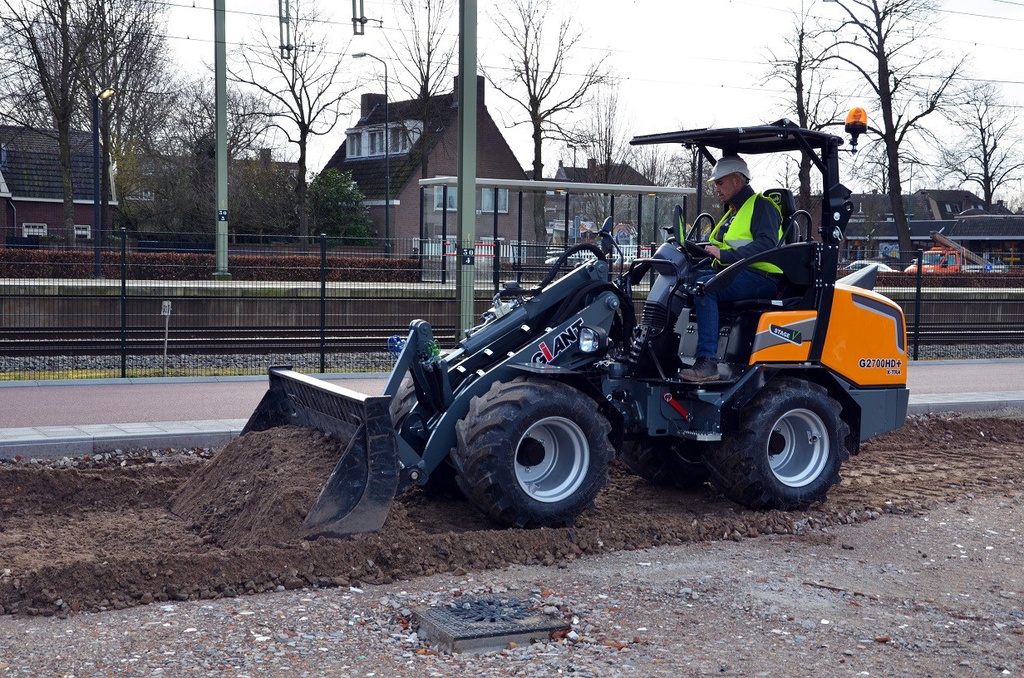 Giant G 2700 XTRA HD+