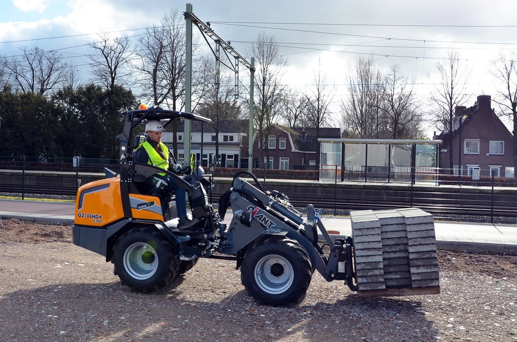 Giant G 2700 XTRA HD+