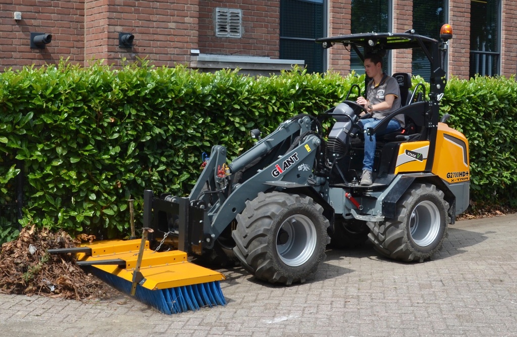 Giant G 2700 XTRA HD+