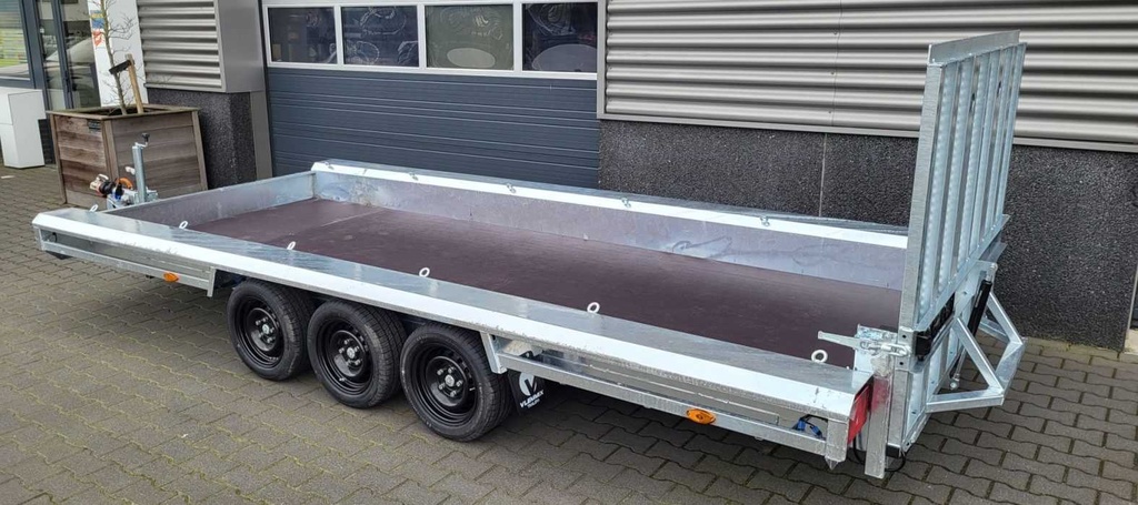 Machinetransporter 3×1500 kg – 480×180