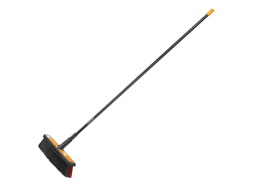 Fiskars Solid Bezem L