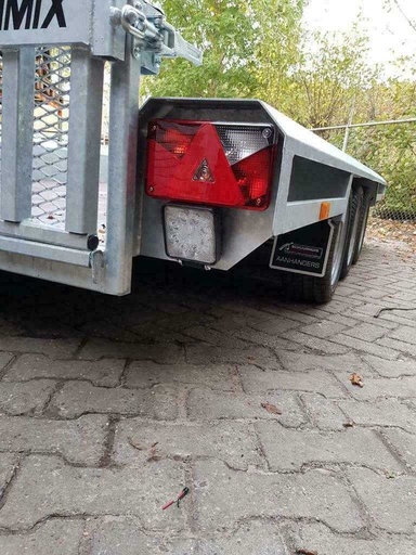 [PEO053] LED werklamp (aan de achterzijde gemonteerd) PER STUK