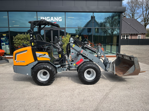 [G2700-2023] Giant G2700 HD Met puinbak en vork